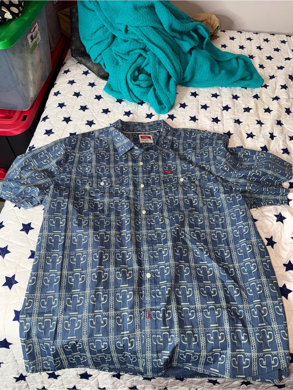 Levi's Blue Geometric Cactus Short-Sleeve Button-Down Shirt